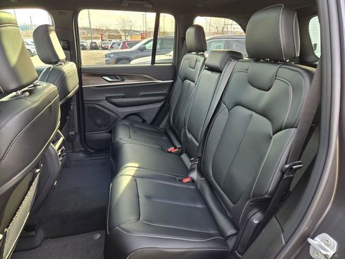 New 2025 Jeep Grand Cherokee Limited image 29