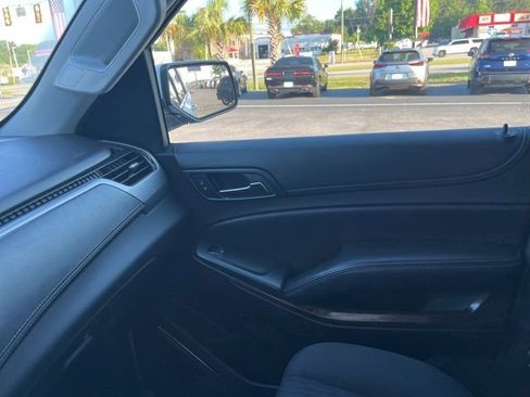 Used 2016 Chevrolet Suburban LS RWD image 27
