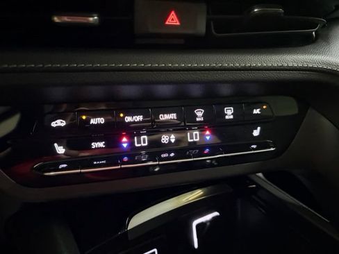 Used 2022 Buick Envision Preferred FWD image 61
