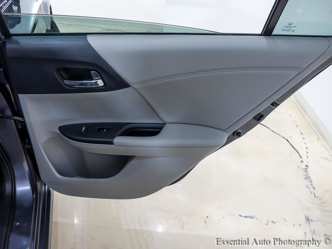 Used 2017 Honda Accord Touring image 29
