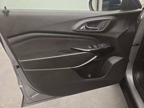 Certified 2025 Chevrolet Trax RS w/ Sunroof Package image 4