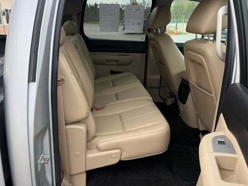 Used 2011 Chevrolet Silverado 3500 LT w/ Interior Plus Package AWD/4WD image 18