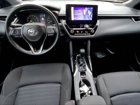 Used 2024 Toyota Corolla Cross SE image 15