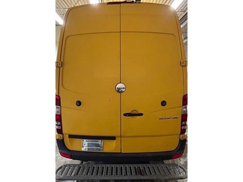 Used 2014 Freightliner Sprinter 2500 image 3