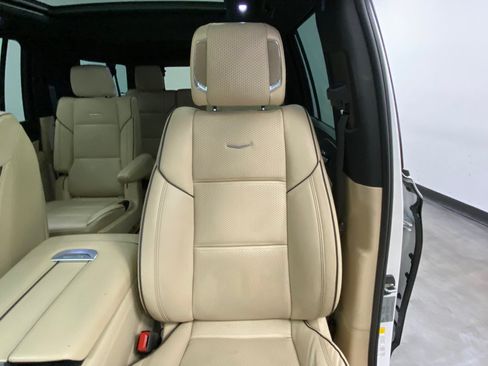 Used 2021 Cadillac Escalade ESV Premium Luxury AWD/4WD image 22