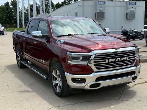 Used 2023 RAM 1500 Laramie AWD/4WD image 4