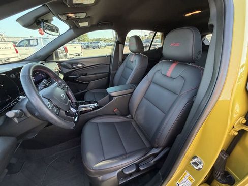 Used 2024 Chevrolet Trax RS FWD image 20