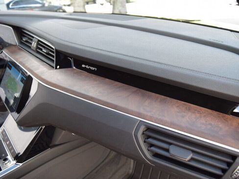 Used 2022 Audi e-tron Premium image 55