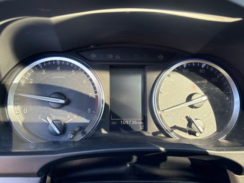 Used 2019 Toyota Highlander XLE image 21