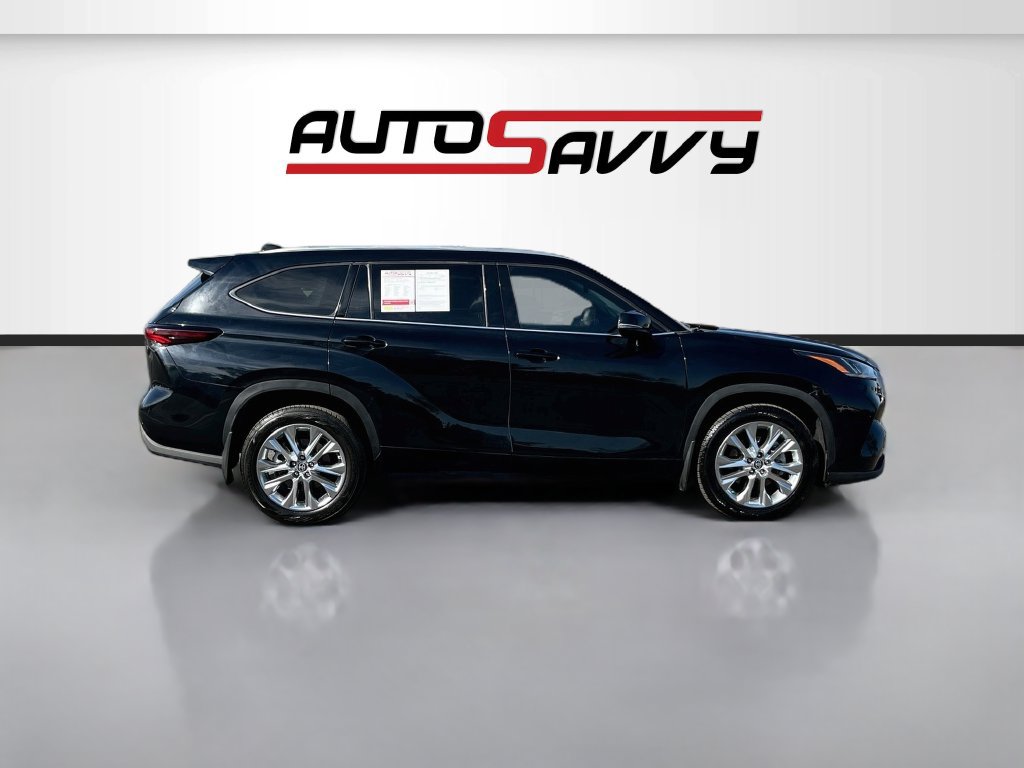 Used 2024 Toyota Highlander Limited FWD image 8