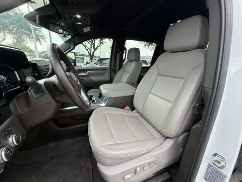 Used 2025 GMC Sierra 2500 SLT AWD/4WD image 25