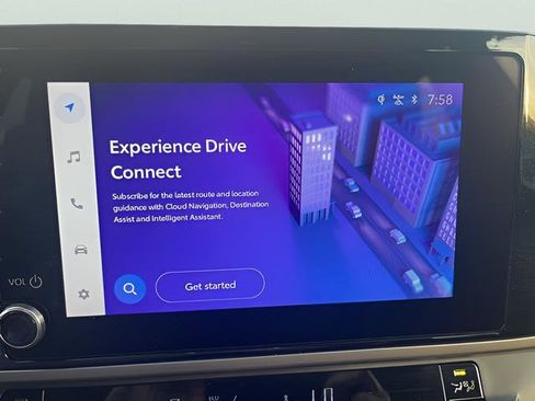 Used 2025 Toyota Camry LE FWD image 17