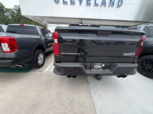 Used 2020 Chevrolet Silverado 1500 High Country w/ Technology Package AWD/4WD image 24