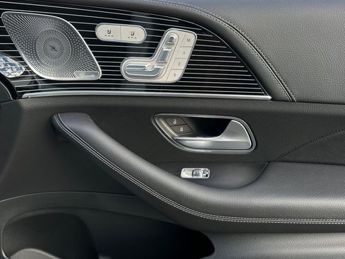 New 2026 Mercedes-Benz GLS 580 4MATIC image 33