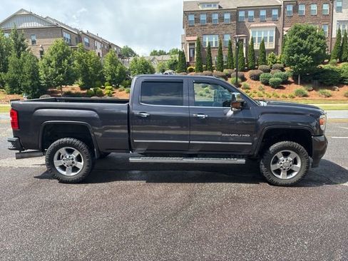 Used 2016 GMC Sierra 2500 Denali w/ Duramax Plus Package AWD/4WD image 6