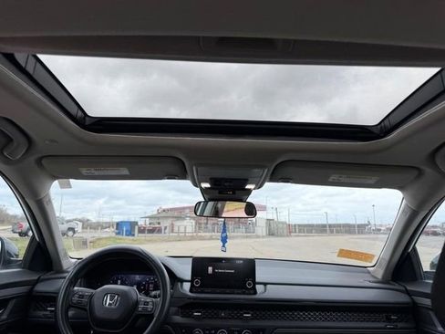 Used 2025 Honda Accord SE image 7