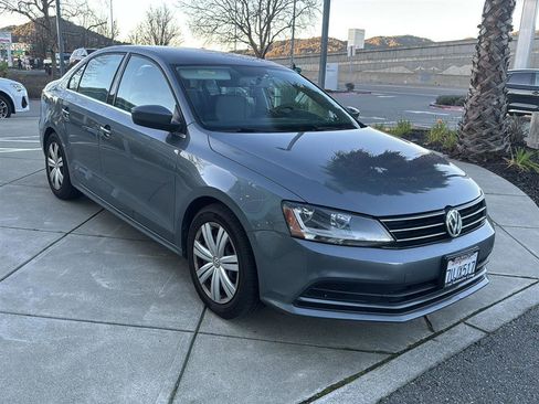 Used 2017 Volkswagen Jetta S image 4