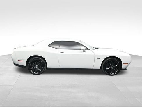 Used 2018 Dodge Challenger R/T RWD image 6