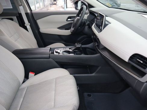 Certified 2025 Nissan Rogue SV AWD/4WD image 23