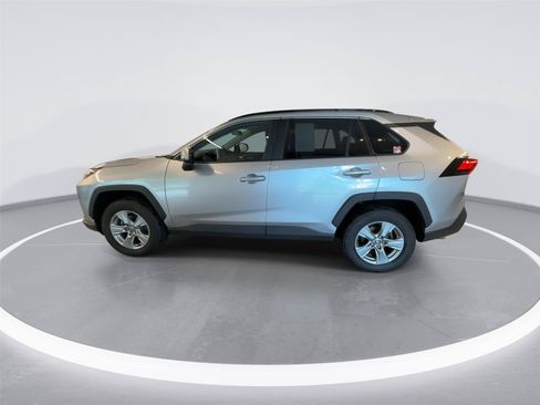 Used 2023 Toyota RAV4 XLE w/ Convenience Package AWD/4WD image 5