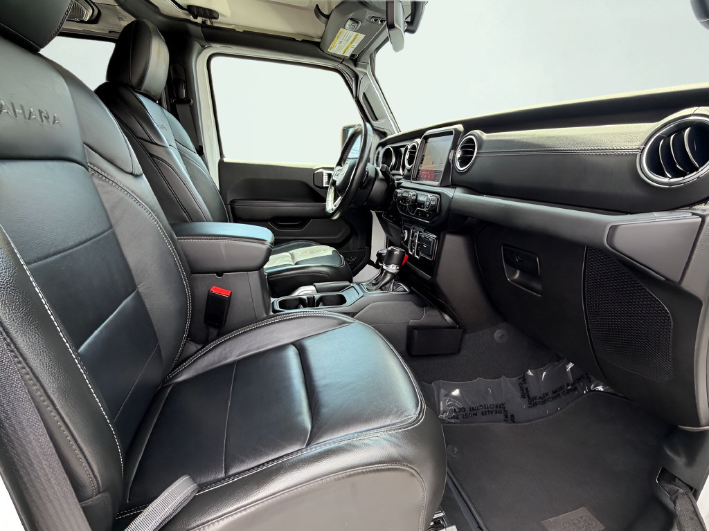 Used 2022 Jeep Wrangler Unlimited Sahara AWD/4WD image 28