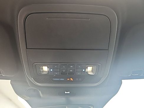 Used 2025 Ford Explorer Platinum AWD/4WD image 23