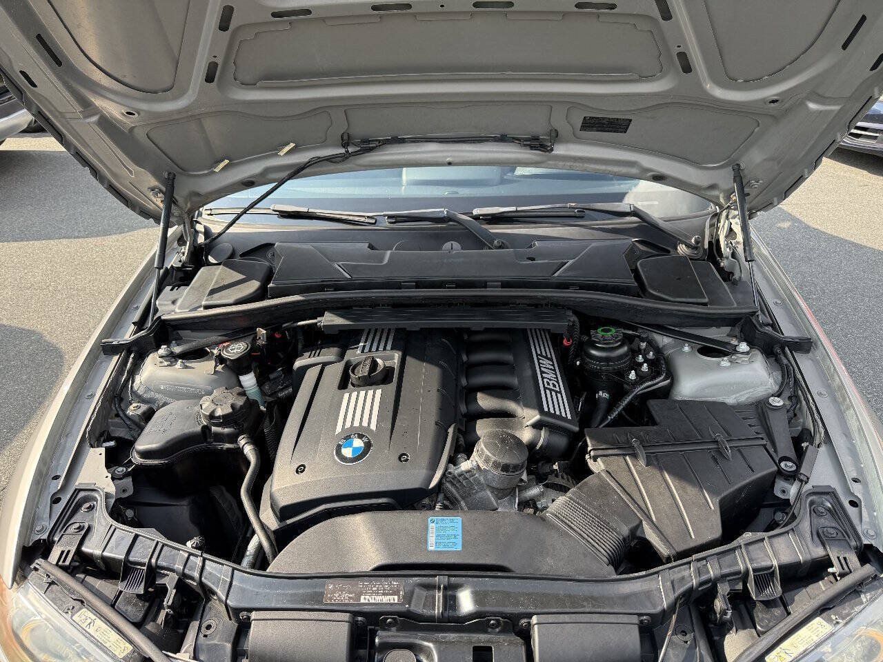 Used 2009 BMW 128i Convertible RWD image 21