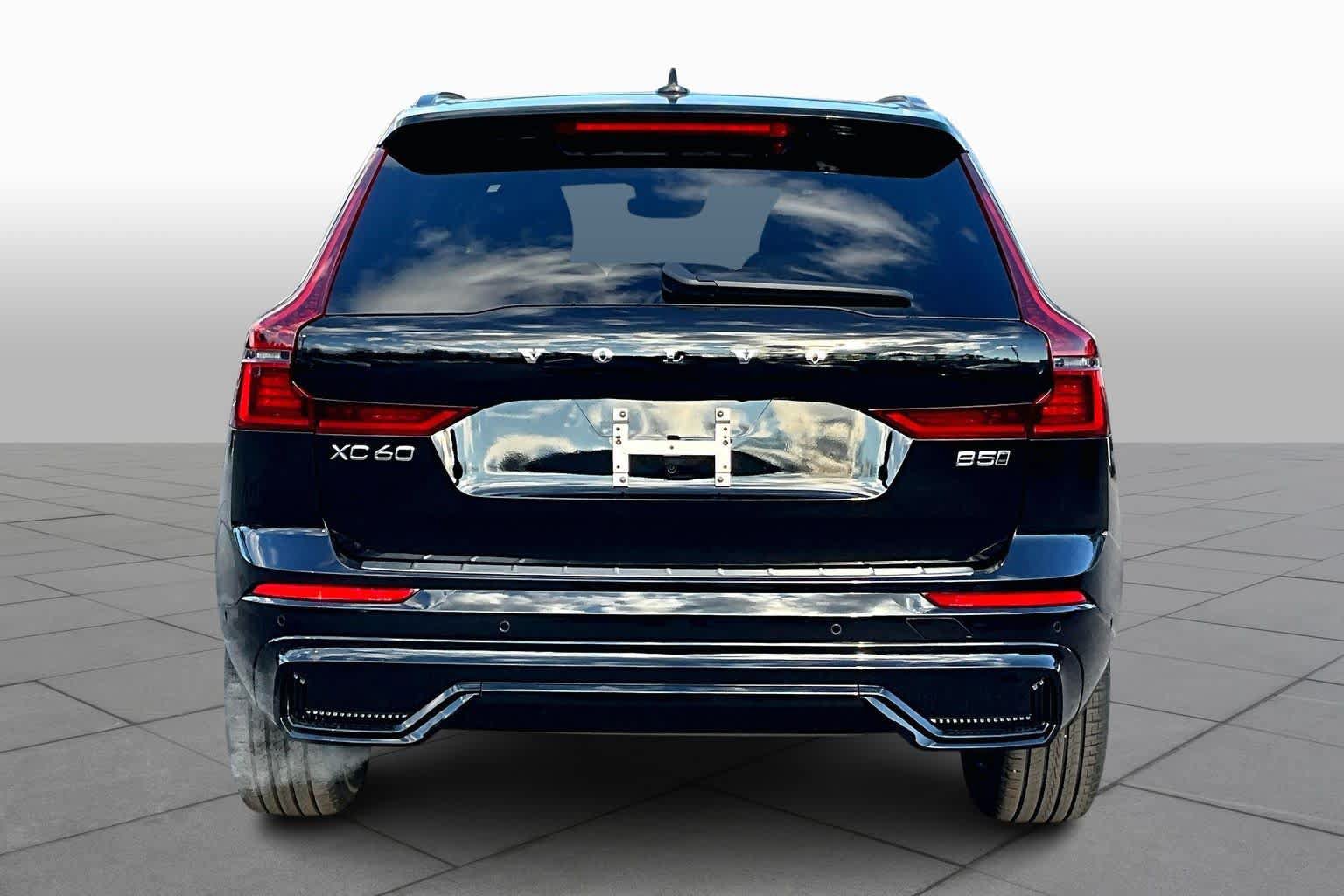 New 2026 Volvo XC60 B5 Plus w/ Protection Package Premier AWD/4WD image 4