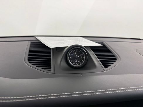 Certified 2023 Porsche Macan S AWD/4WD image 23