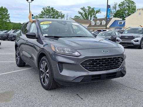 Certified 2022 Ford Escape SE w/ SE Sport Appearance Package AWD/4WD image 2