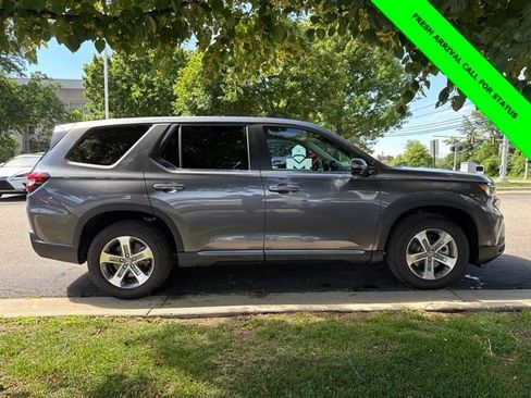 Used 2025 Honda Pilot EX-L image 8