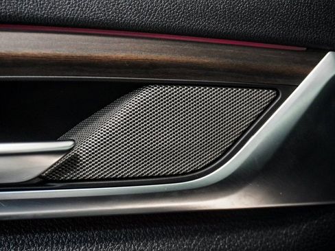 Used 2023 BMW 540i xDrive w/ Premium Package image 10