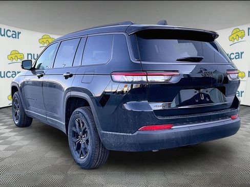 New 2026 Jeep Grand Cherokee L Laredo image 5