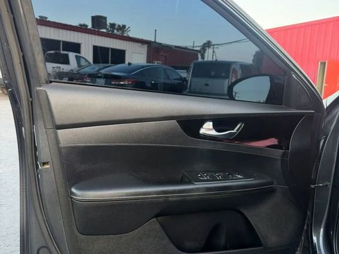 Used 2019 Kia Forte S FWD image 17