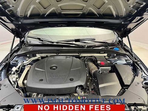 Used 2019 Volvo S60 T6 Momentum image 10