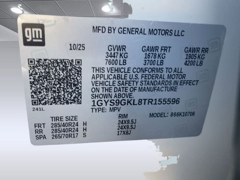 New 2026 Cadillac Escalade Platinum Sport w/ LPO, Floor Liner Package image 19