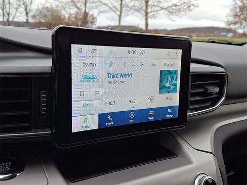 Used 2022 Ford Explorer XLT w/ Equipment Group 202A image 19