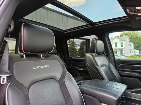 Used 2019 RAM 1500 Laramie w/ Sport Appearance Package AWD/4WD image 37