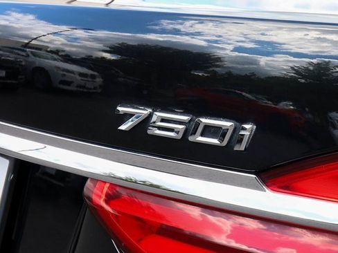 Used 2017 BMW 750i xDrive image 35