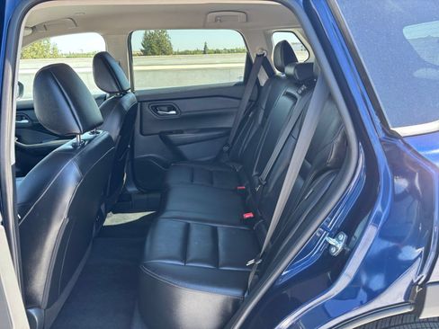 Used 2026 Nissan Rogue SL FWD image 29