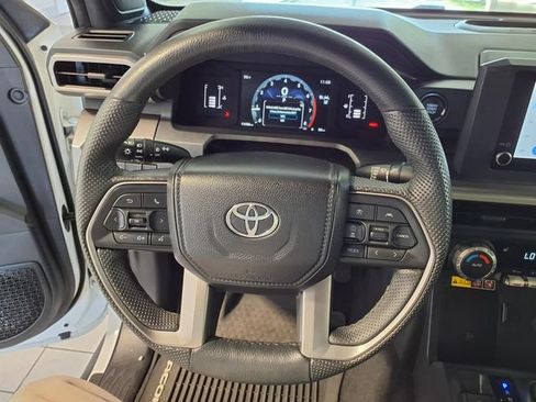 Used 2024 Toyota Tacoma SR5 AWD/4WD image 10