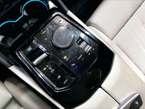 Certified 2026 BMW i5 eDrive40 w/ M Sport Package RWD image 37
