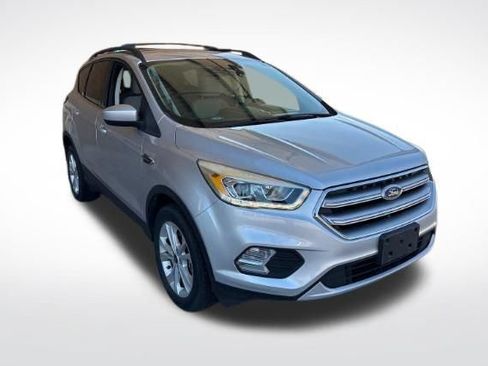 Used 2017 Ford Escape SE w/ Equipment Group 201A AWD/4WD image 4