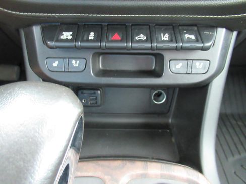 Used 2022 GMC Canyon Denali AWD/4WD image 26
