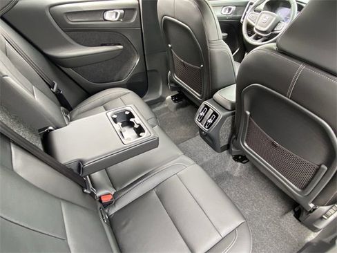 New 2025 Volvo XC40 B5 Core image 15