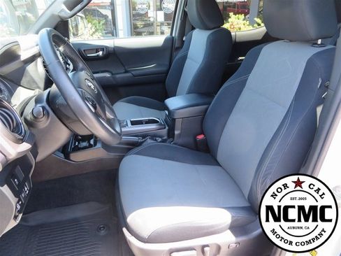 Used 2021 Toyota Tacoma TRD Sport image 34