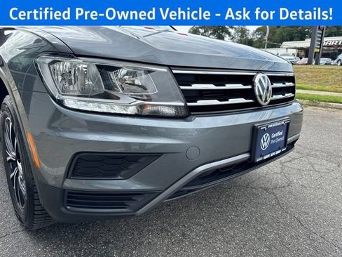 Certified 2021 Volkswagen Tiguan SE w/ Panoramic Sunroof Package AWD/4WD image 26
