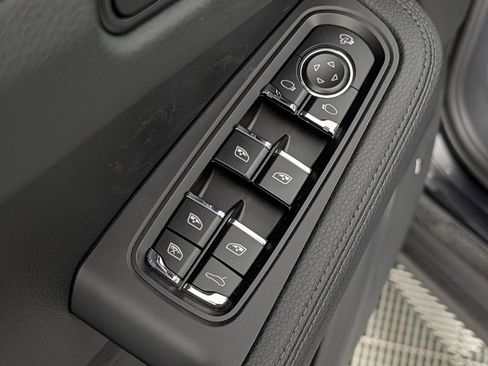 New 2026 Porsche Macan image 28