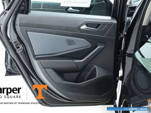Used 2025 Volkswagen Jetta SEL FWD image 17