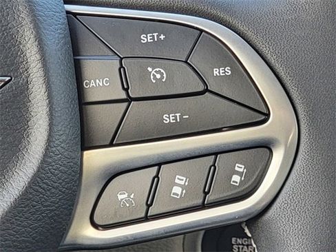 Certified 2022 Chrysler Pacifica Touring-L image 35